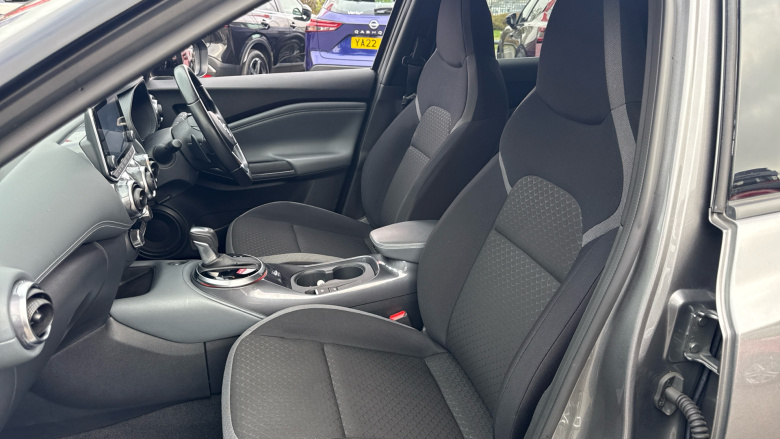 Nissan Juke 1.0 DiG-T N-Connecta 5dr DCT Petrol Hatchback